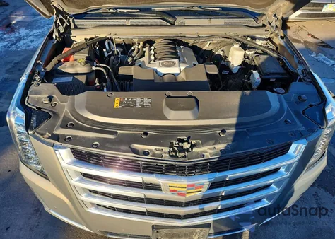 2019 Cadillac Escalade Luxury z USA, uszkodzony, nr VIN 1GYS4BKJ7KR356243